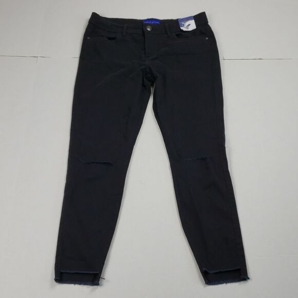 Simply styled raw edge slit knee skinny jean - Picture 3 of 8